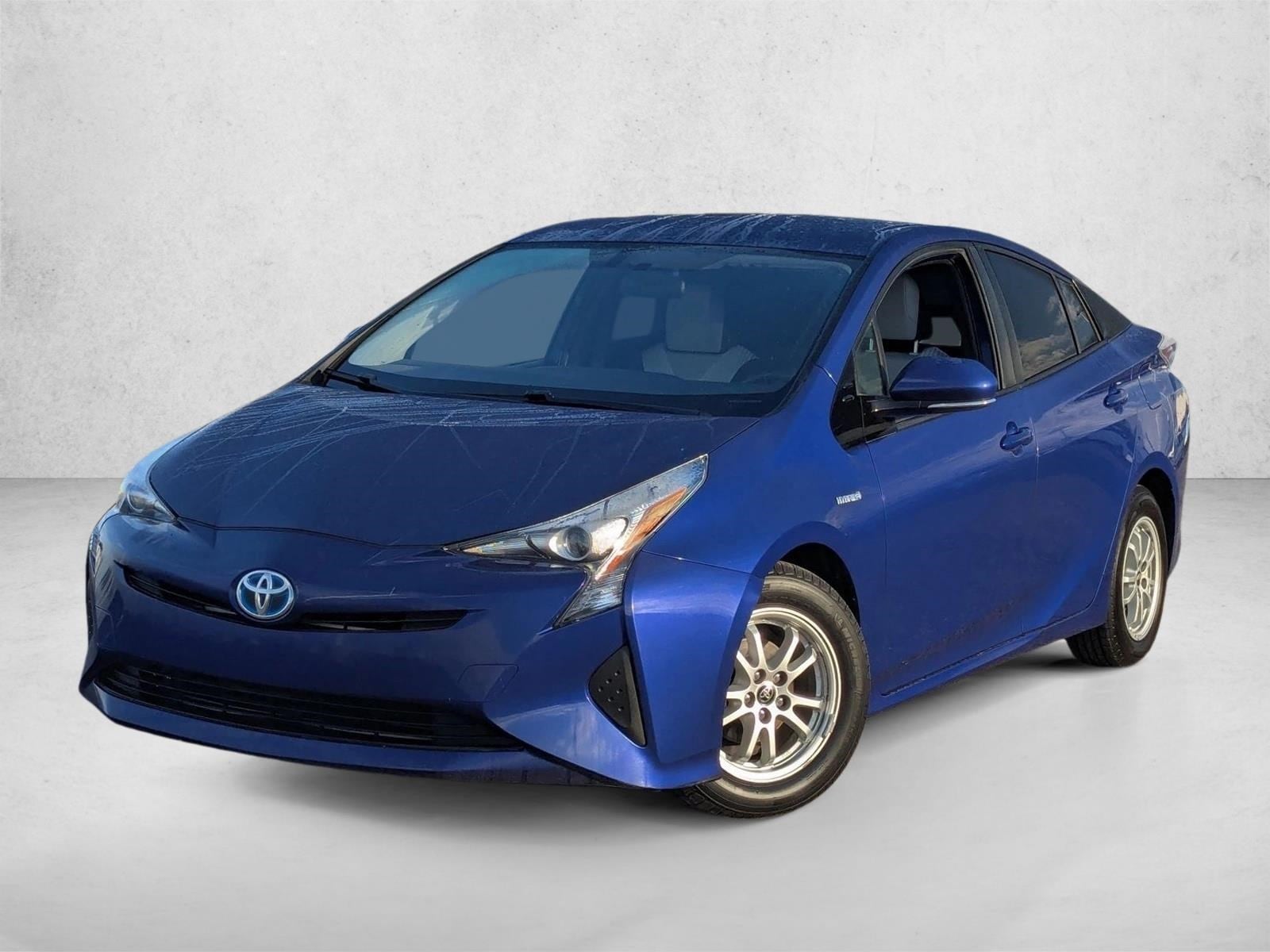 2016 Toyota Prius Three's photo