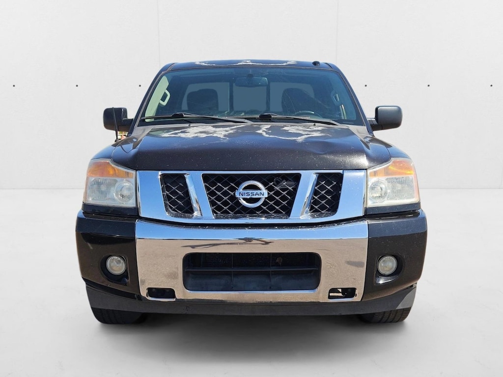 2014 Nissan Titan SV photo 2