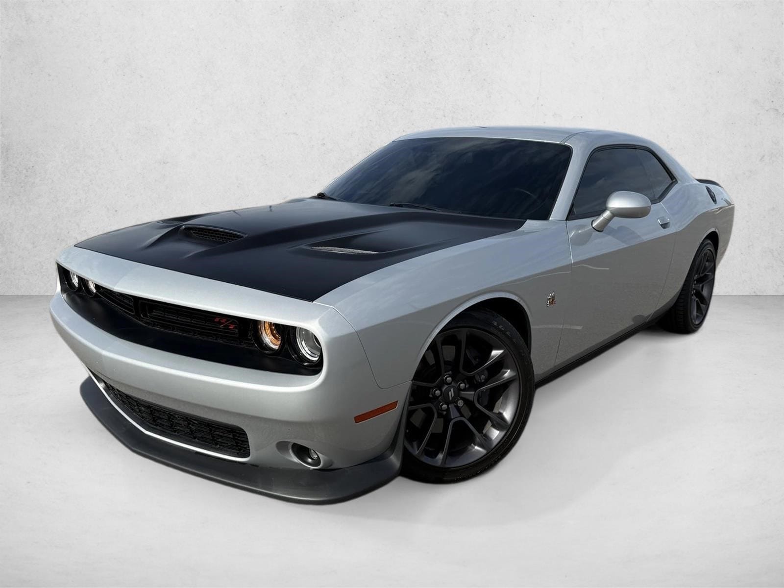 2023 Dodge Challenger R/T's photo