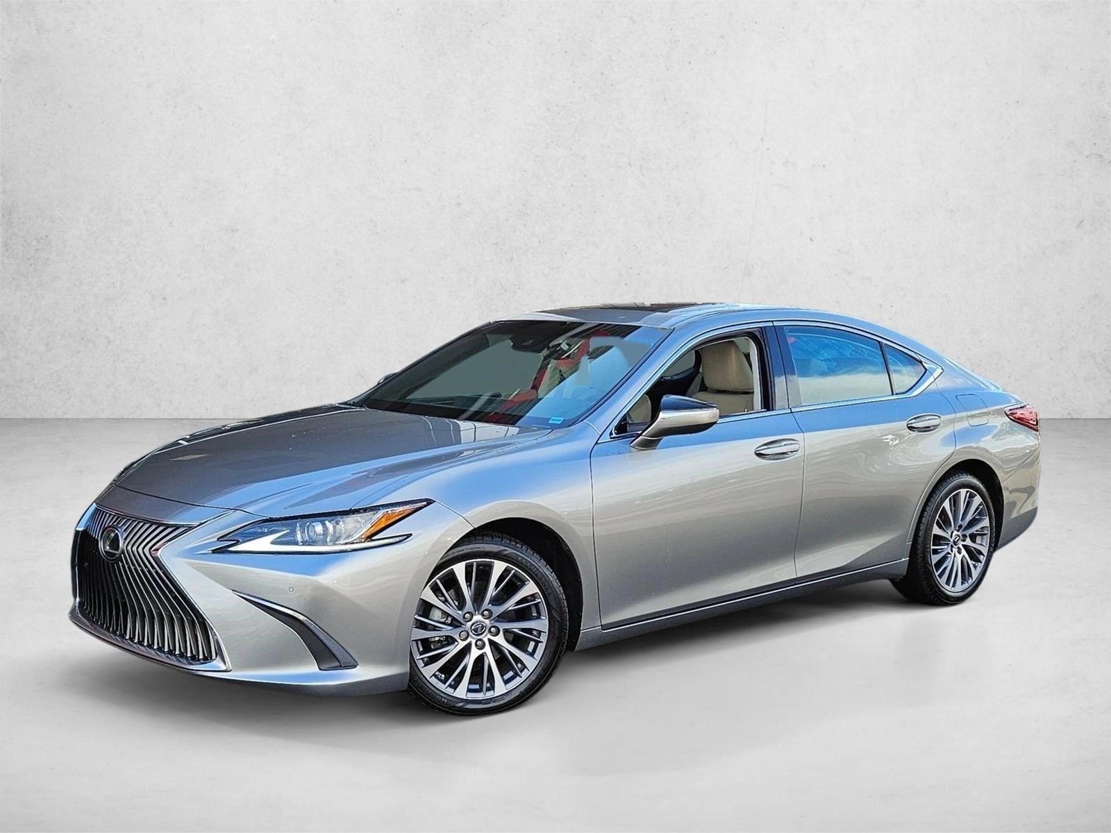 2021 Lexus ES 250's photo