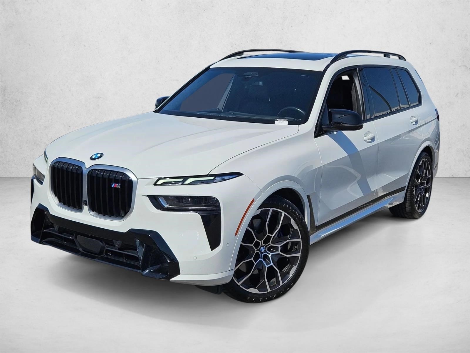 2023 BMW X7 M60i's photo