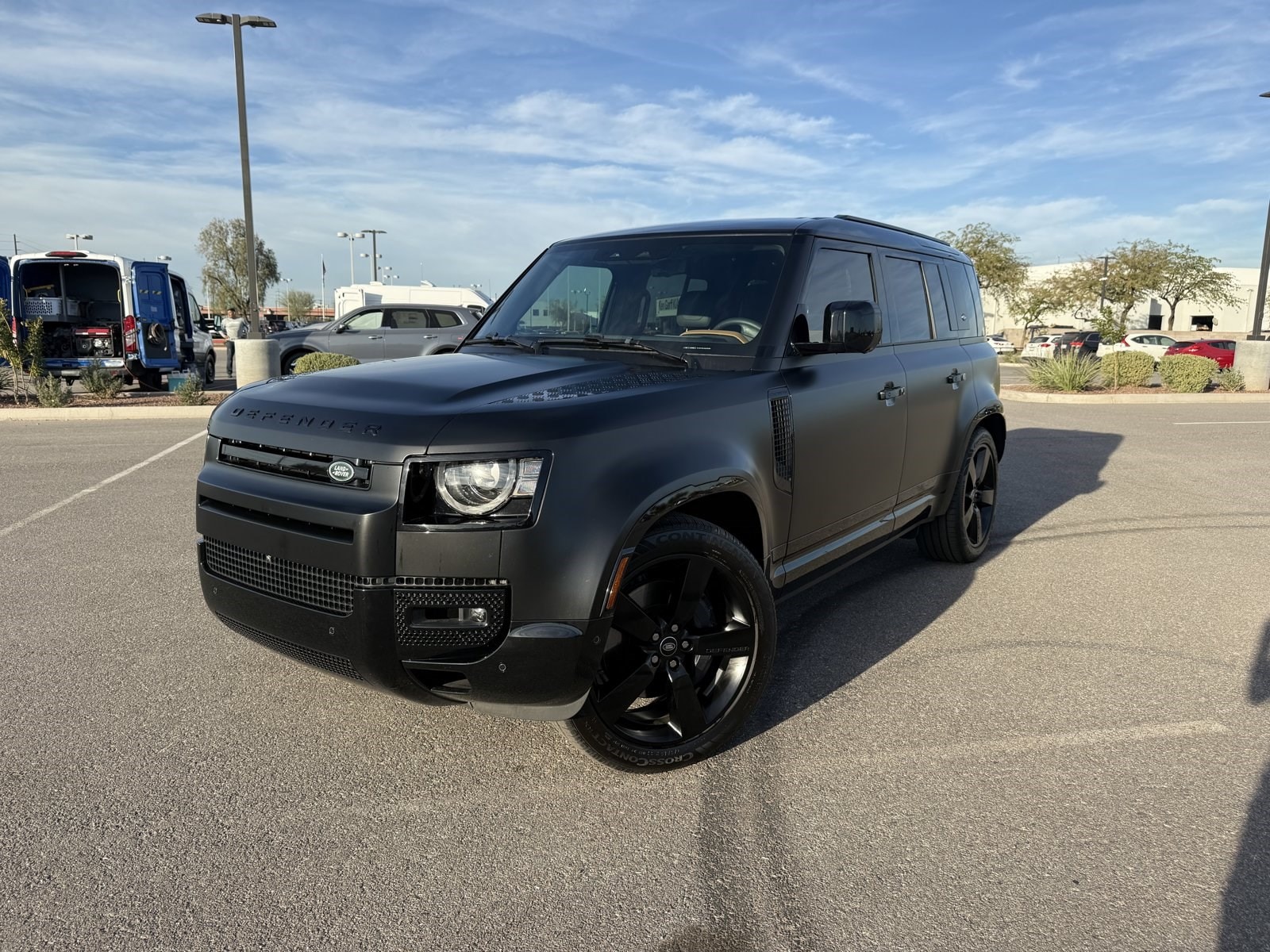 2024 Land Rover Defender X-Dynamic SE's photo