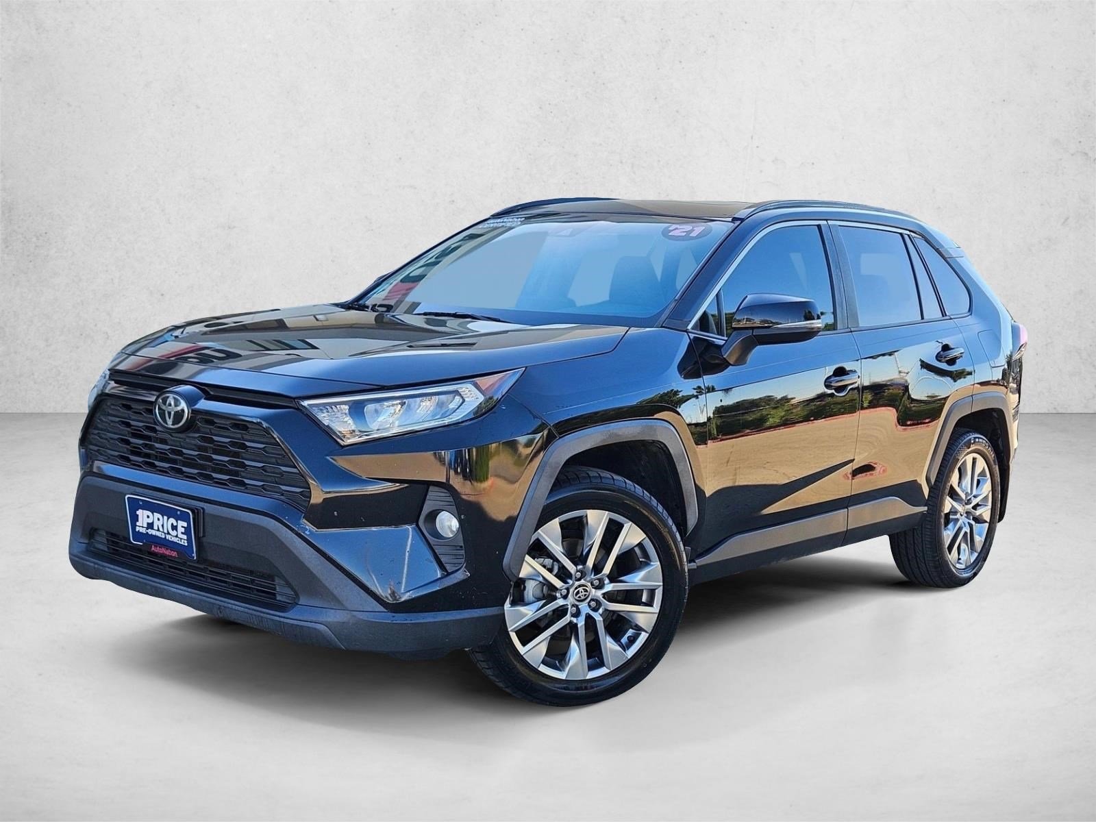 2021 Toyota RAV4 XLE Premium's photo