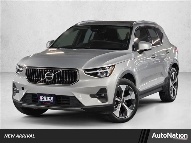 2023 Volvo XC40 Plus's photo
