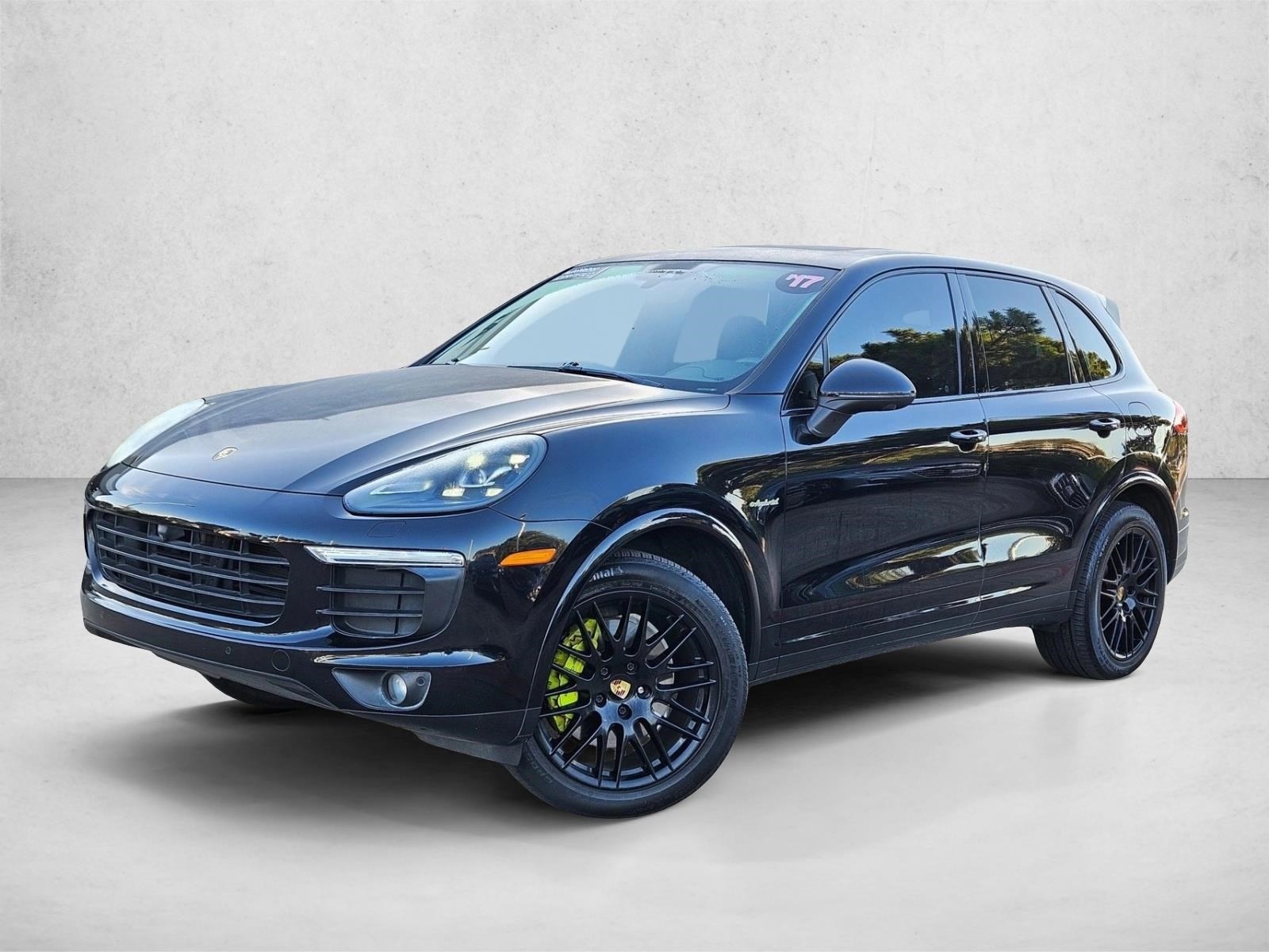 2017 Porsche Cayenne Platinum Edition's photo