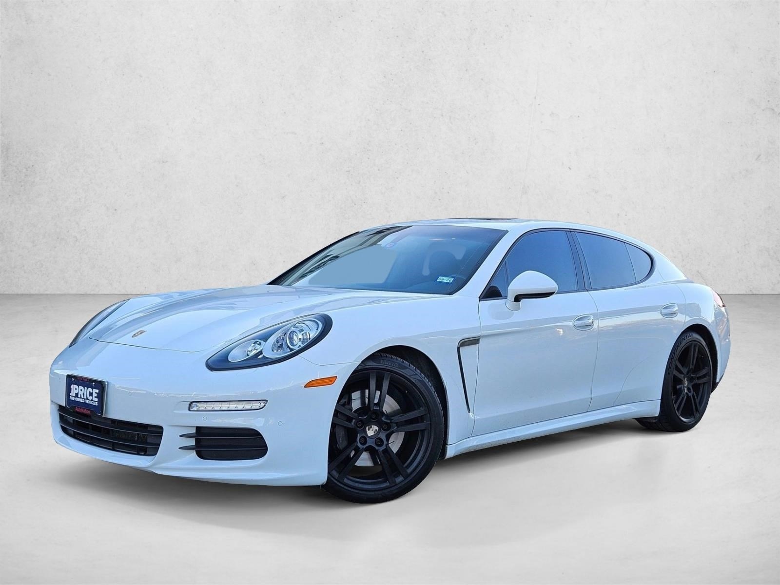 2016 Porsche Panamera Base's photo