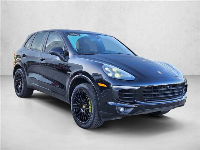 2017 Porsche Cayenne S E-Hybrid Platinum Edition photo 4