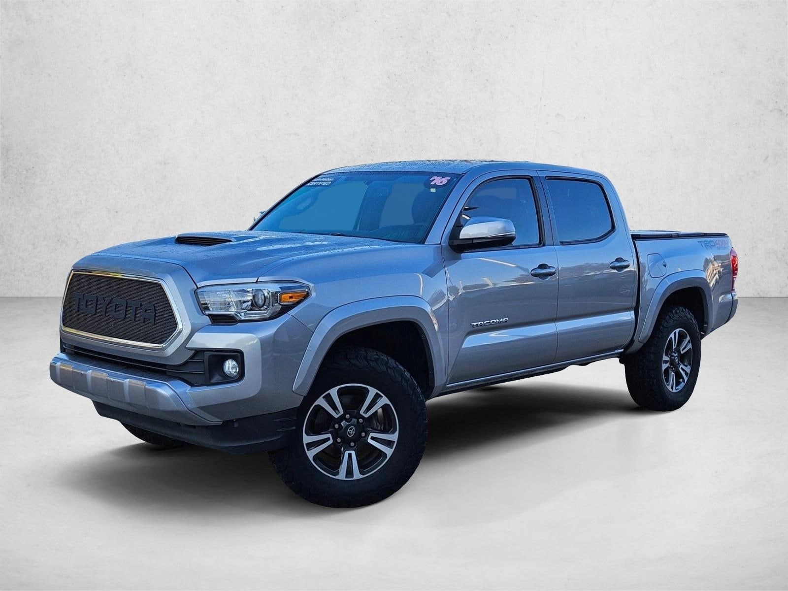 2016 Toyota Tacoma TRD Sport's photo