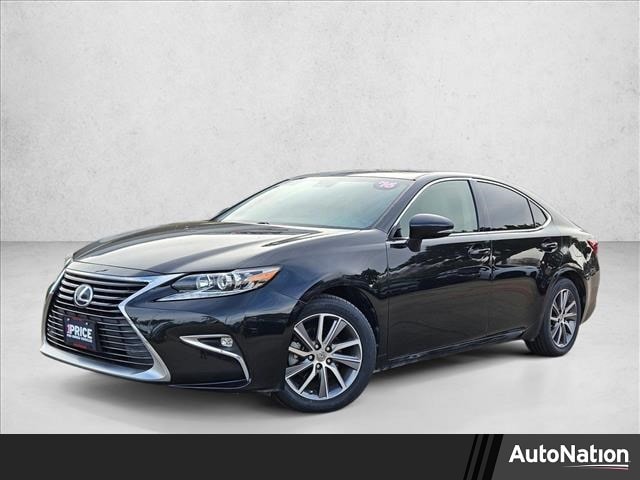 2016 Lexus ES 300h's photo