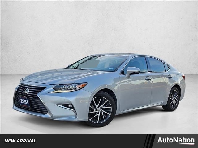 2016 Lexus ES 350's photo