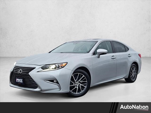 2016 Lexus ES 350's photo