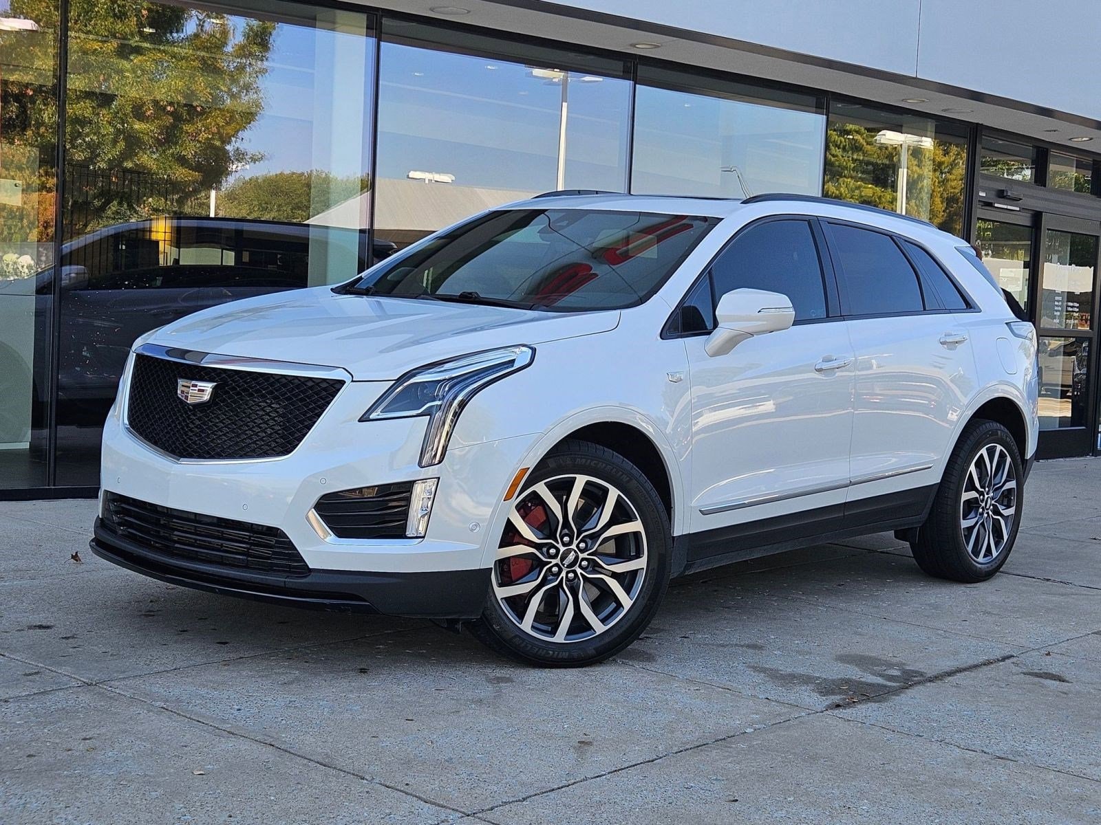 2024 Cadillac XT5 Sport's photo