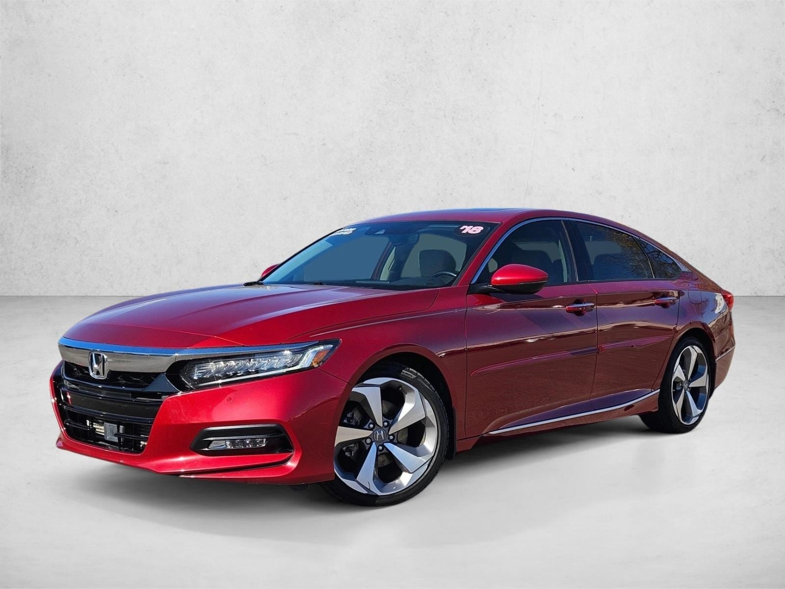 2018 Honda Accord Touring's photo