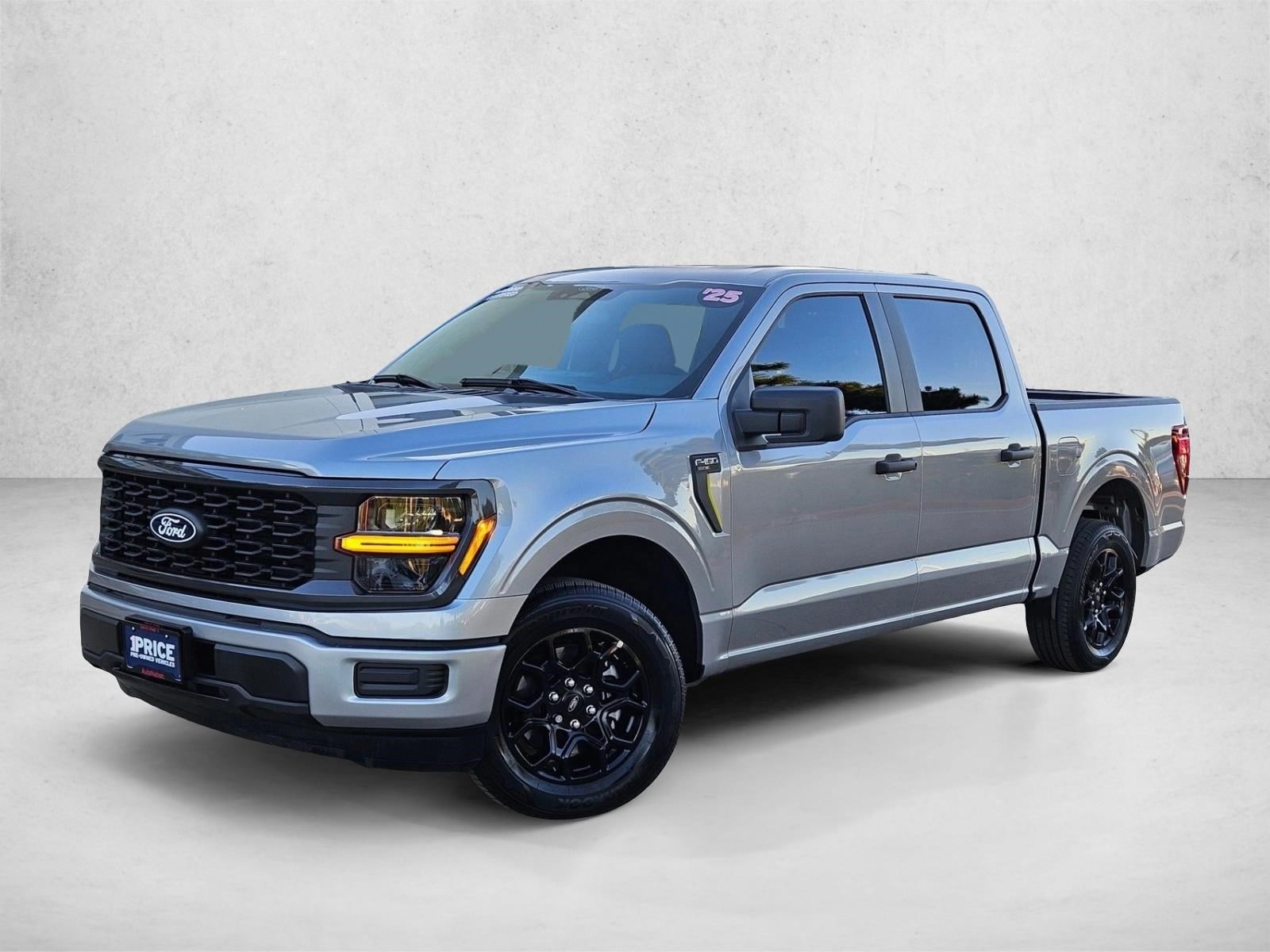 2025 Ford F-150 STX's photo