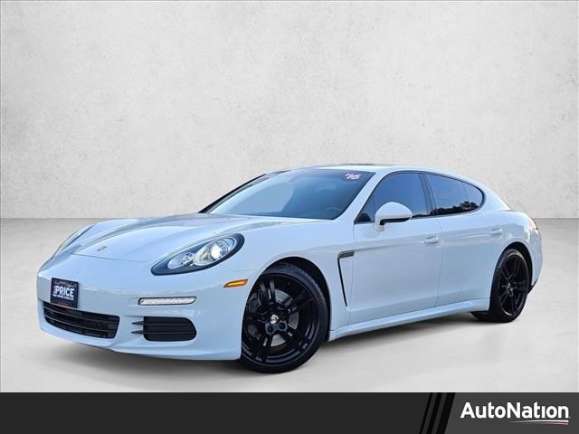 2016 Porsche Panamera Base's photo