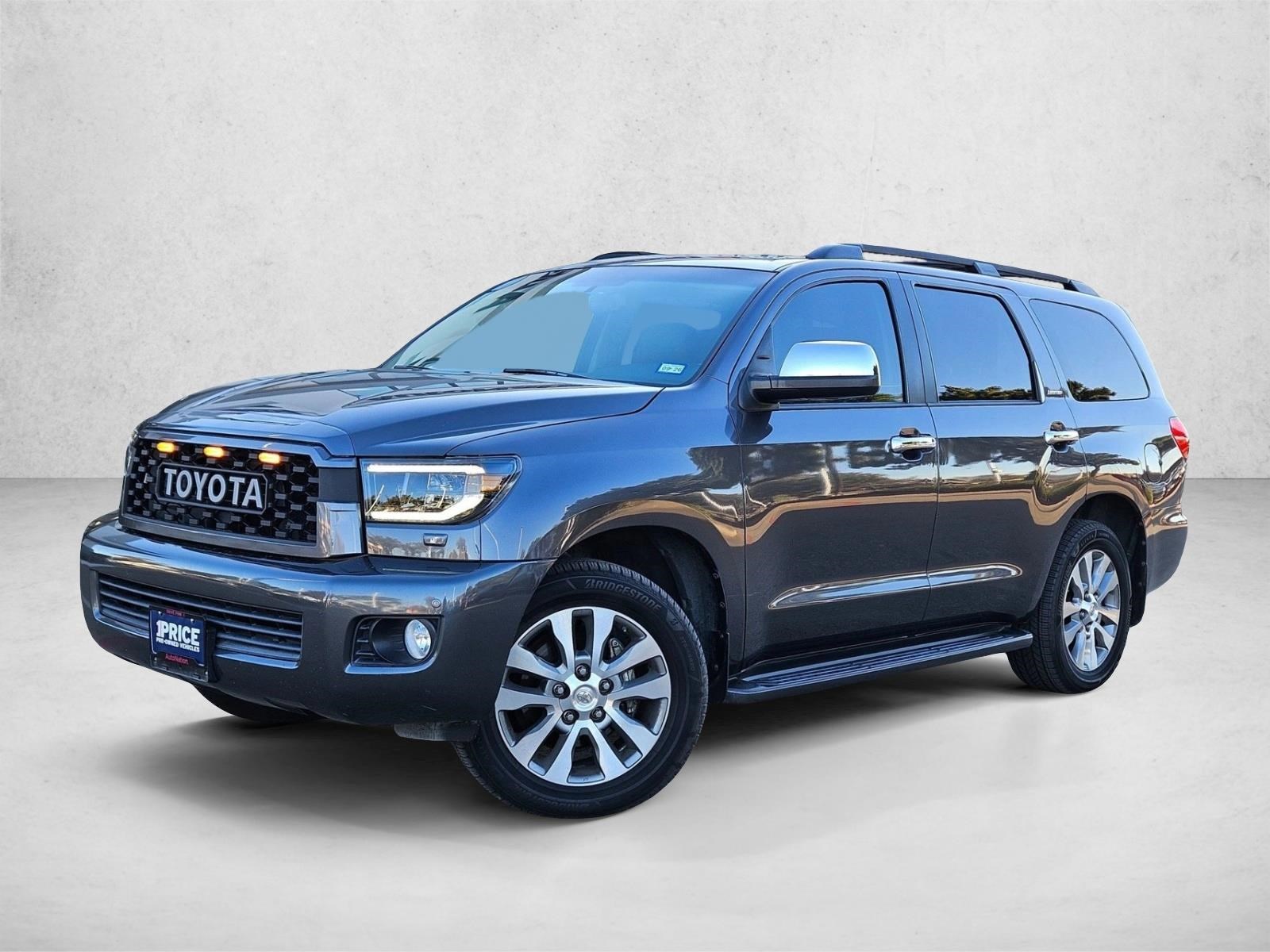 2016 Toyota Sequoia Limited's photo
