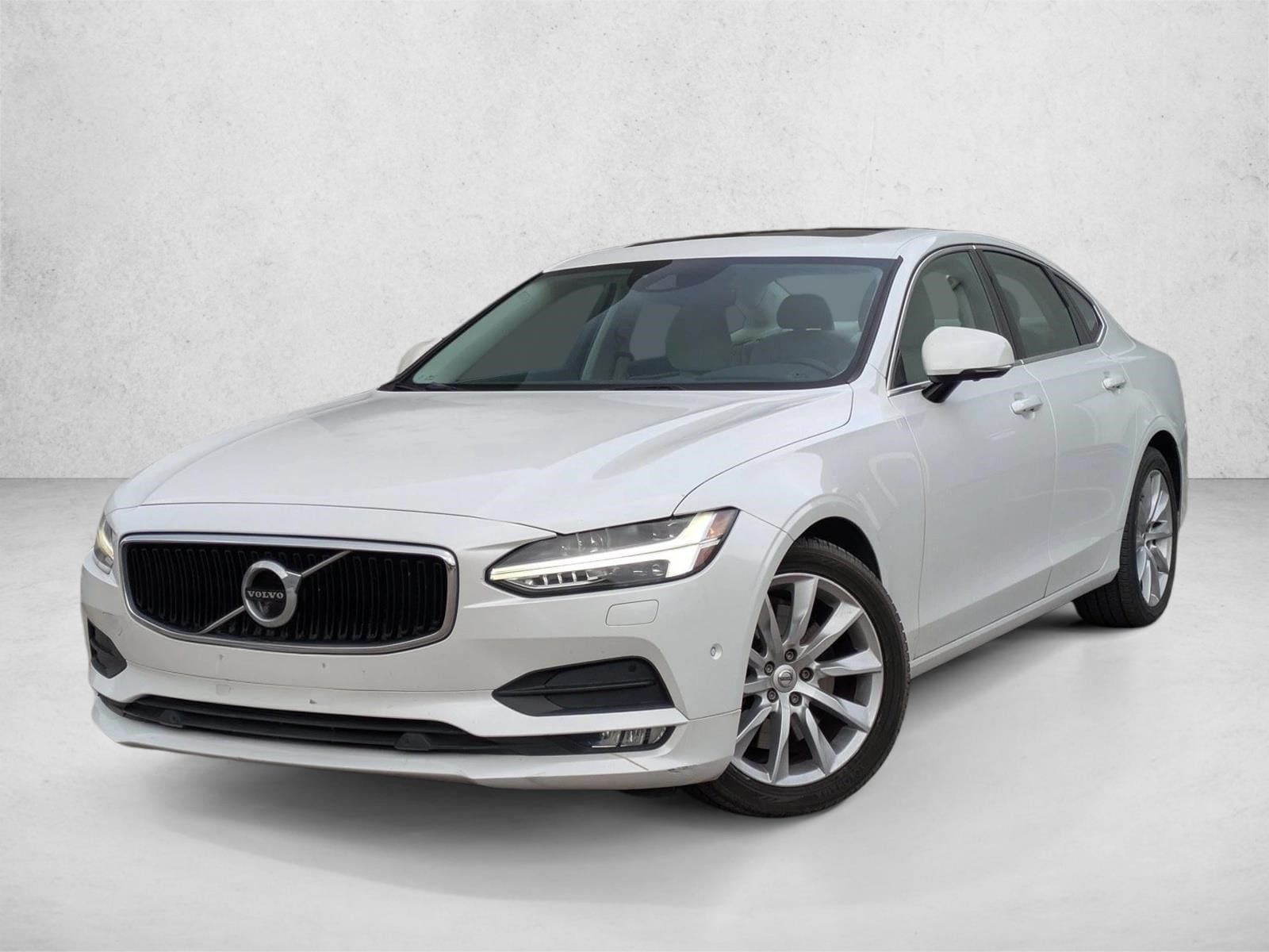 2017 Volvo S90 Momentum