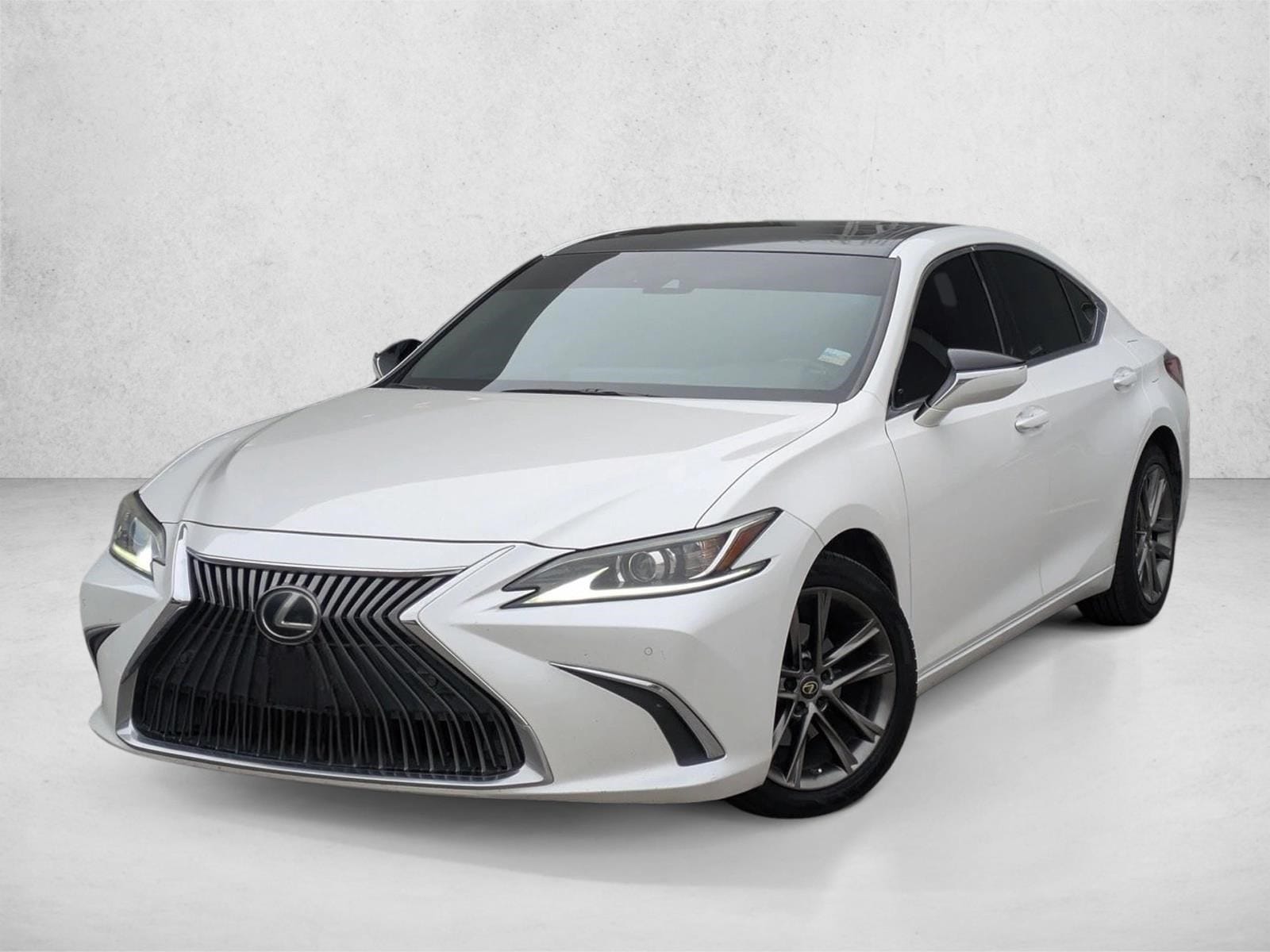 2019 Lexus ES 350's photo