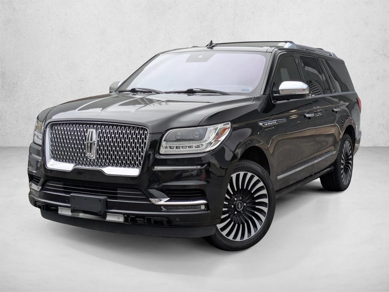 2018 Lincoln Navigator Black Label's photo