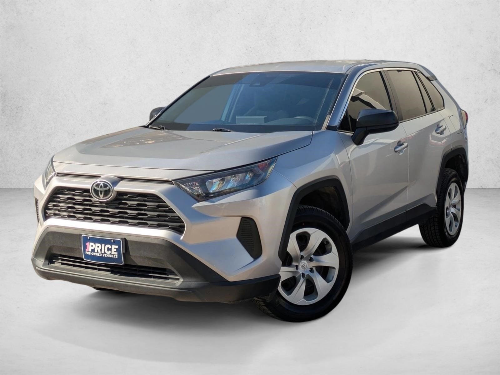 2022 Toyota RAV4 LE's photo