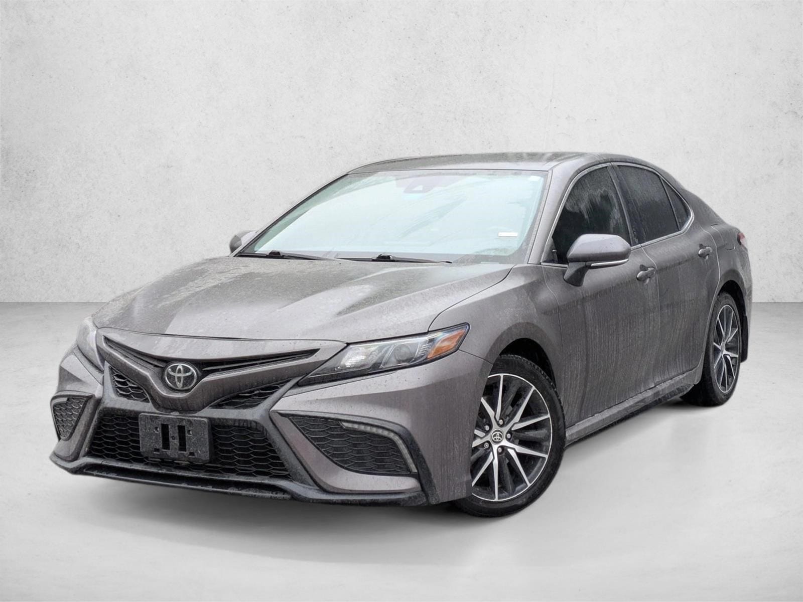 2023 Toyota Camry SE's photo