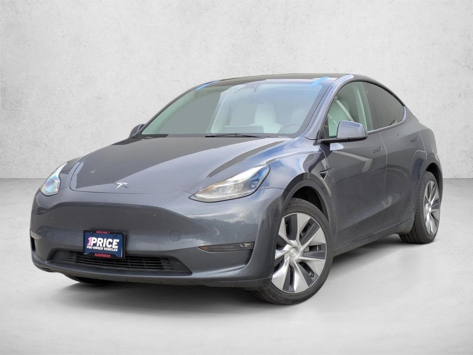 2023 Tesla Model Y Long Range's photo