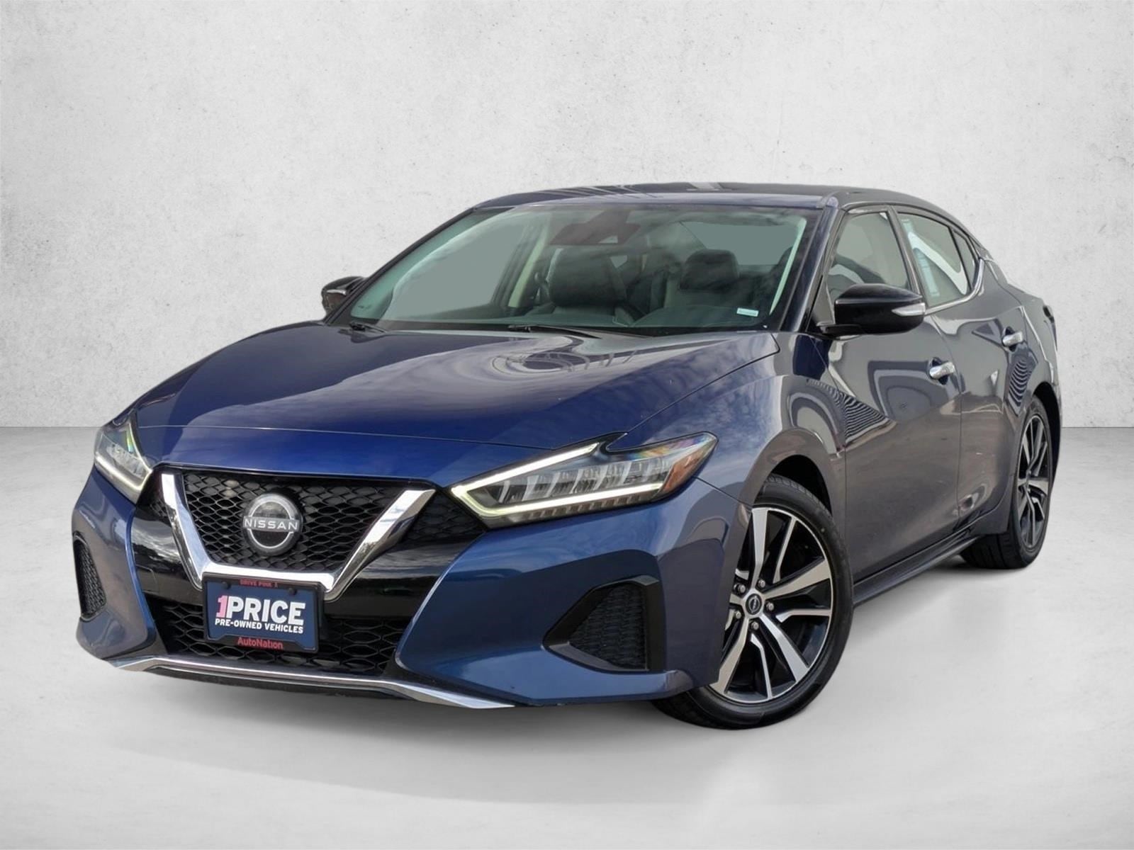 2023 Nissan Maxima SV's photo