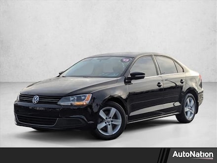 2013 Volkswagen Jetta Sedan TDI 4dr Car