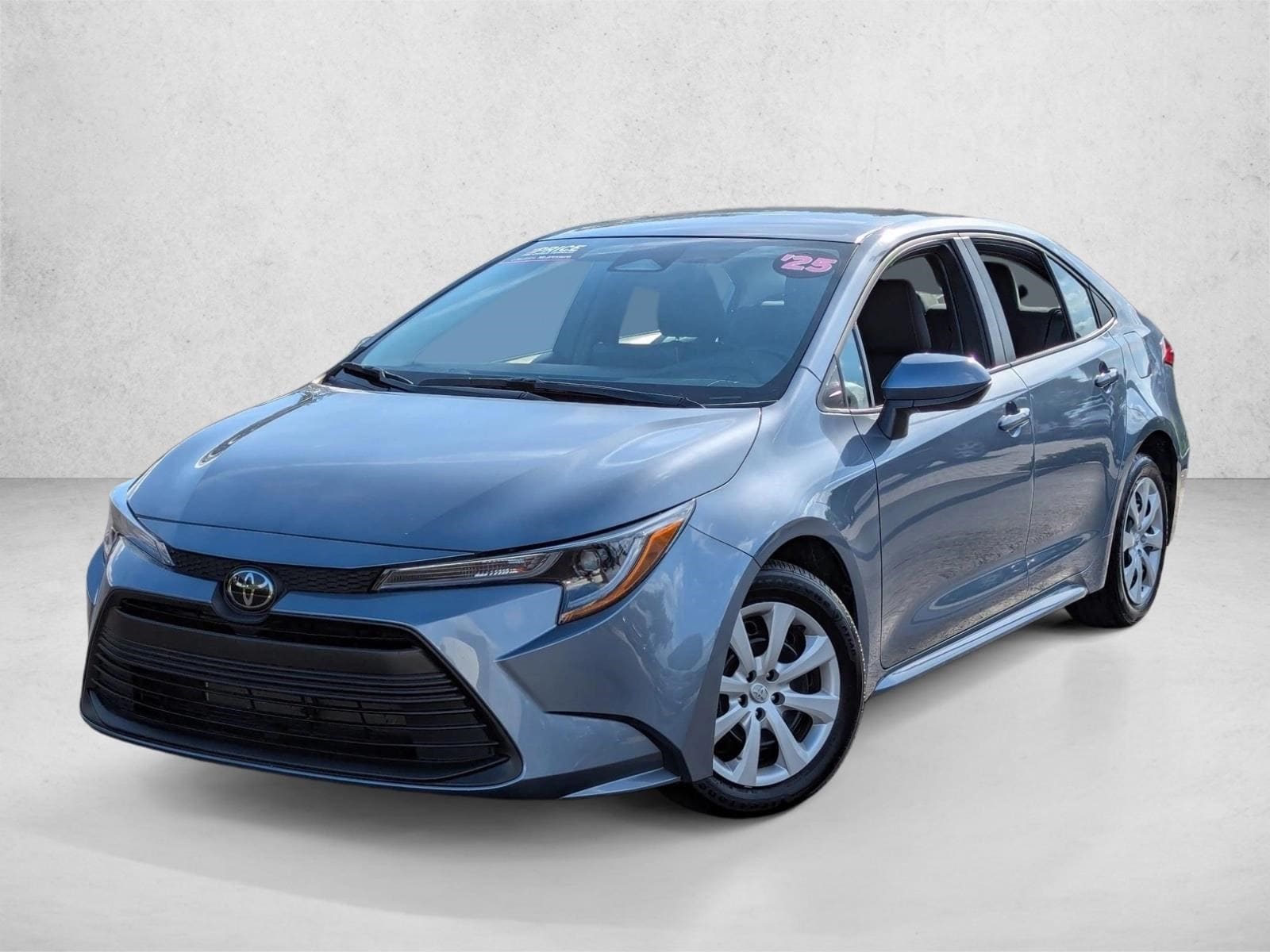 2025 Toyota Corolla LE's photo