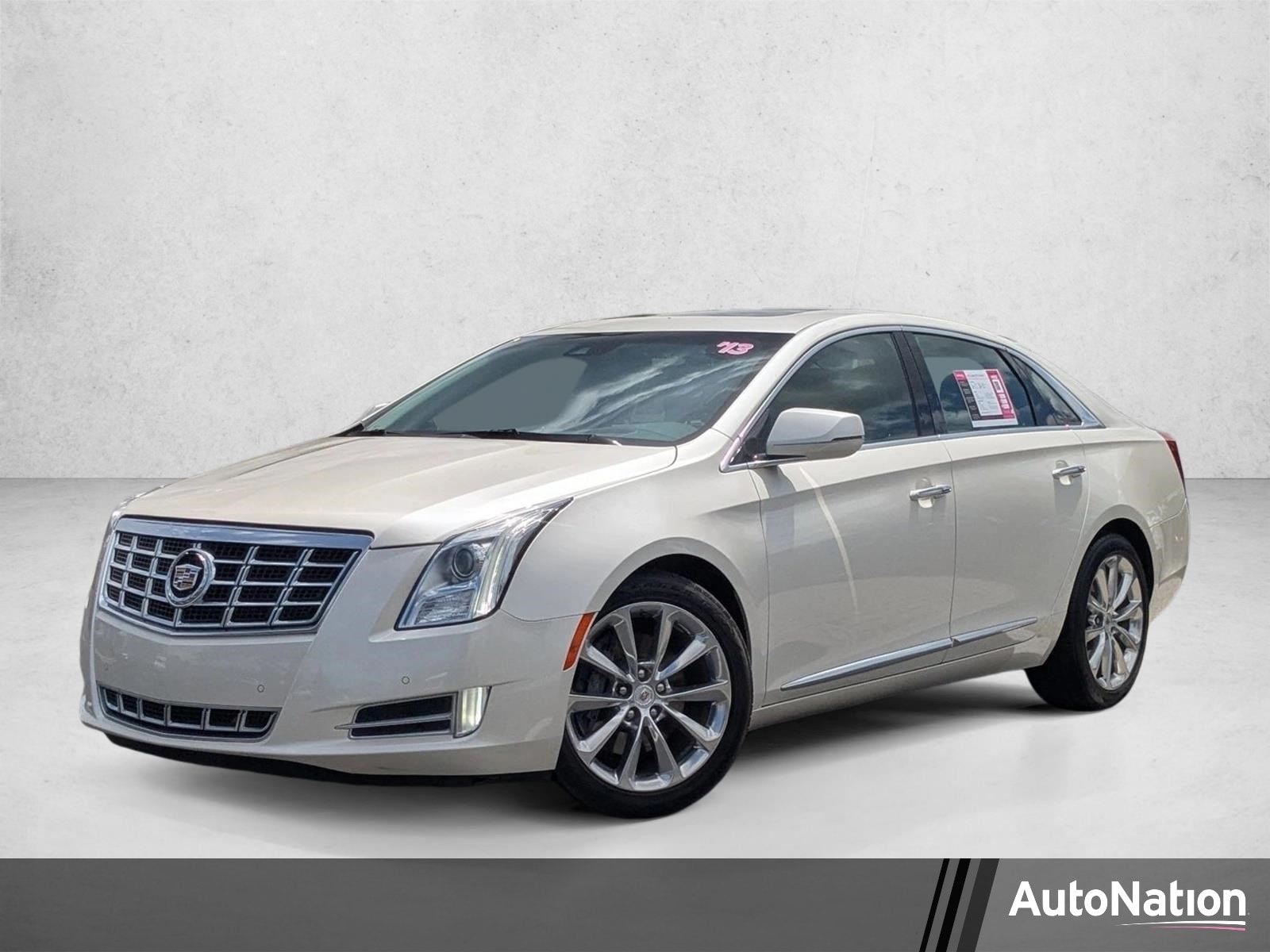 2013 Cadillac XTS 3.6L FWD Premium Collection's photo