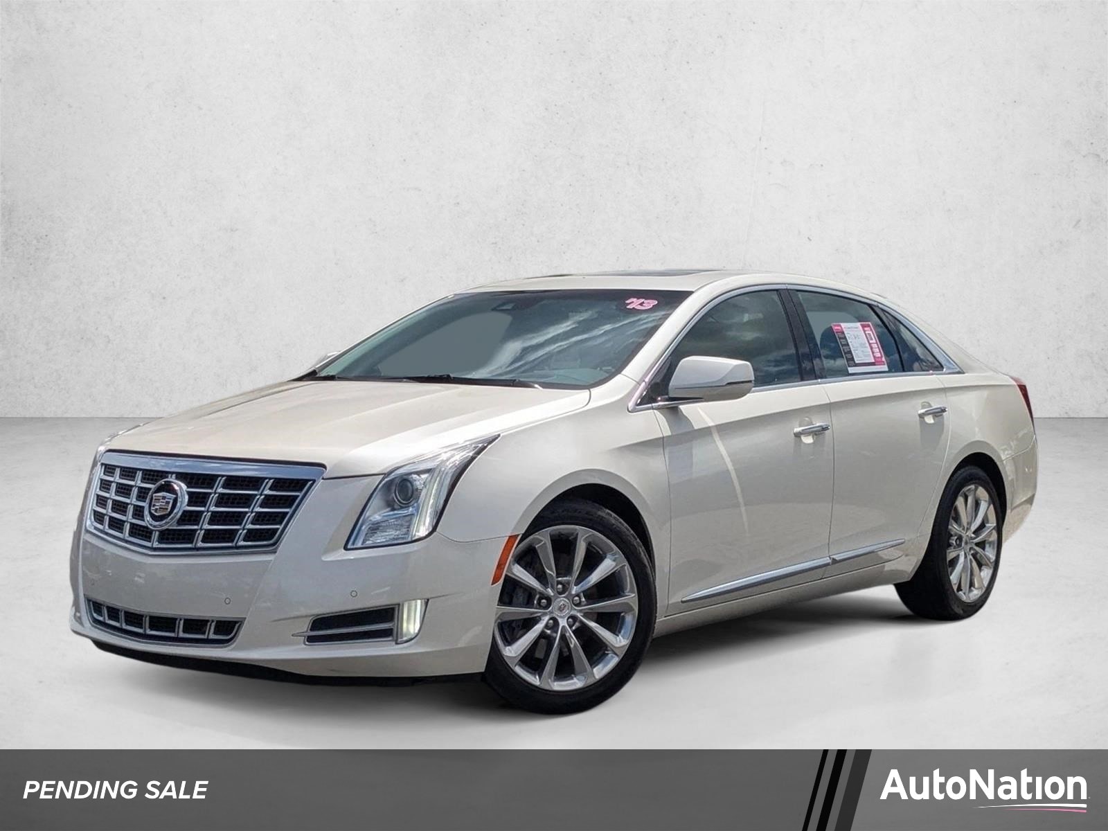 2013 Cadillac XTS 3.6L FWD Premium Collection's photo