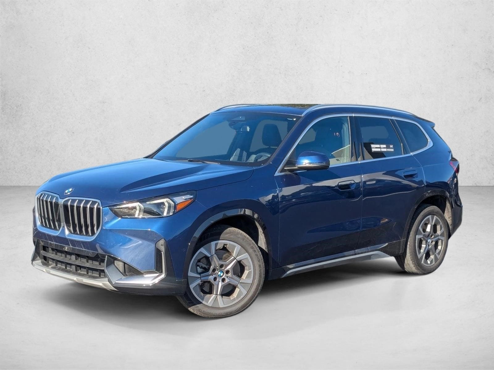2025 BMW X1 28i's photo