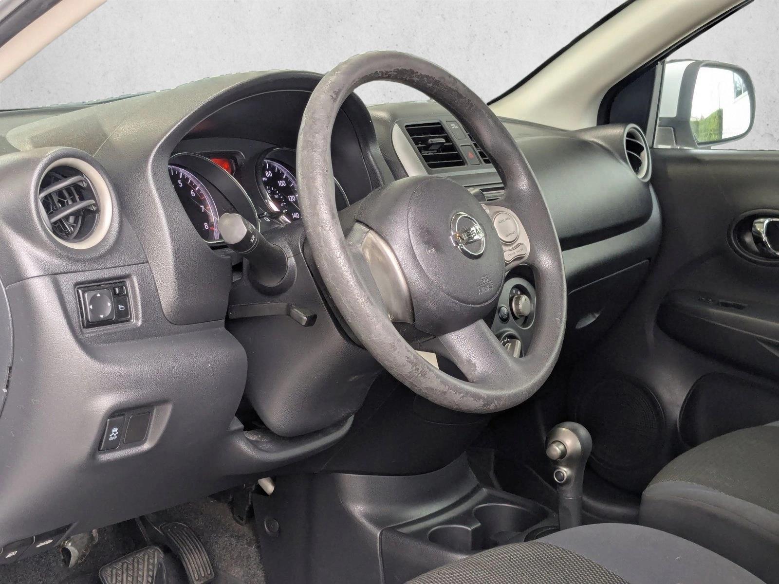 2013 Nissan Versa SV photo 2