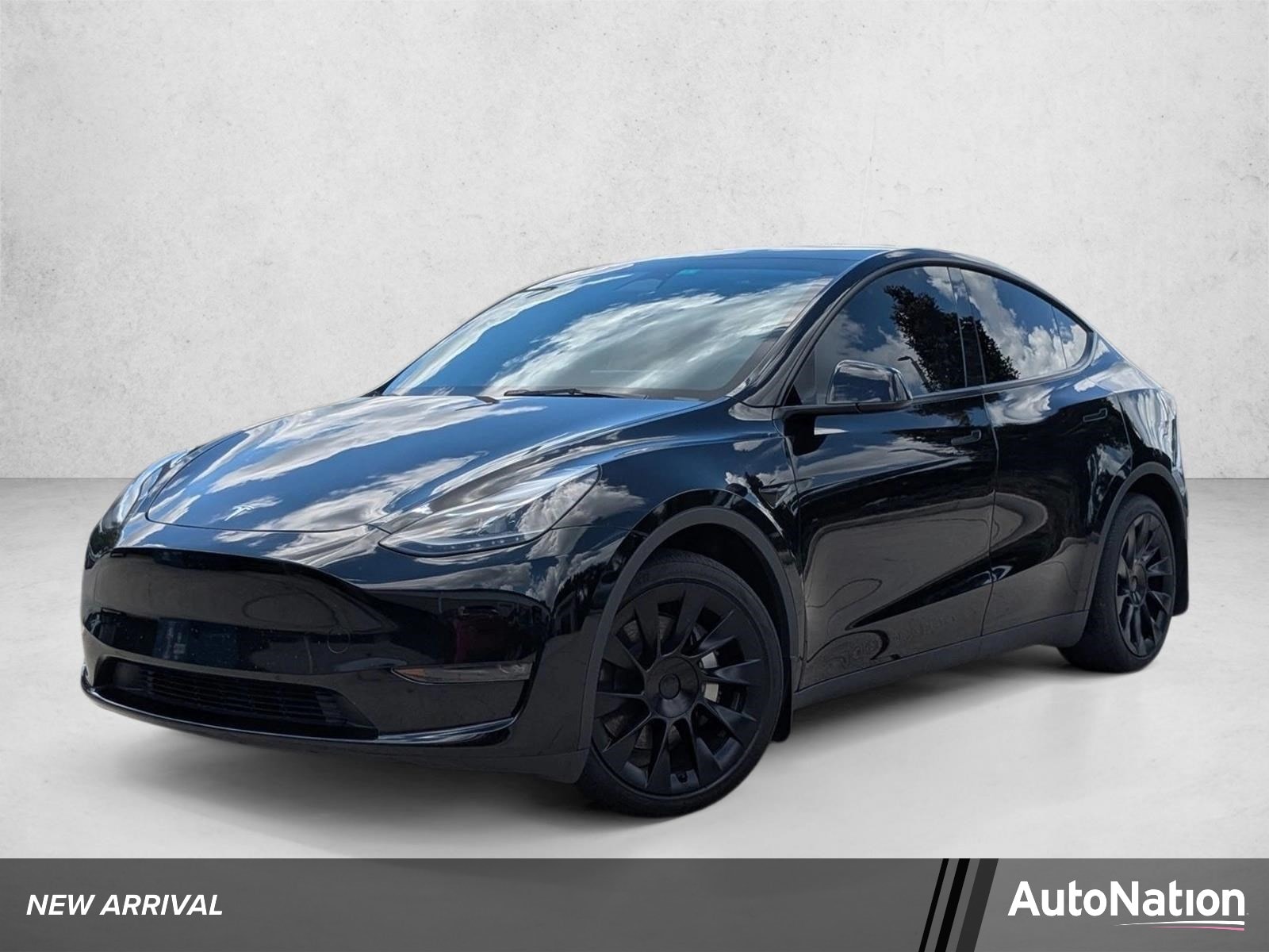 2025 Tesla Model Y Long Range Rear Wheel Drive's photo