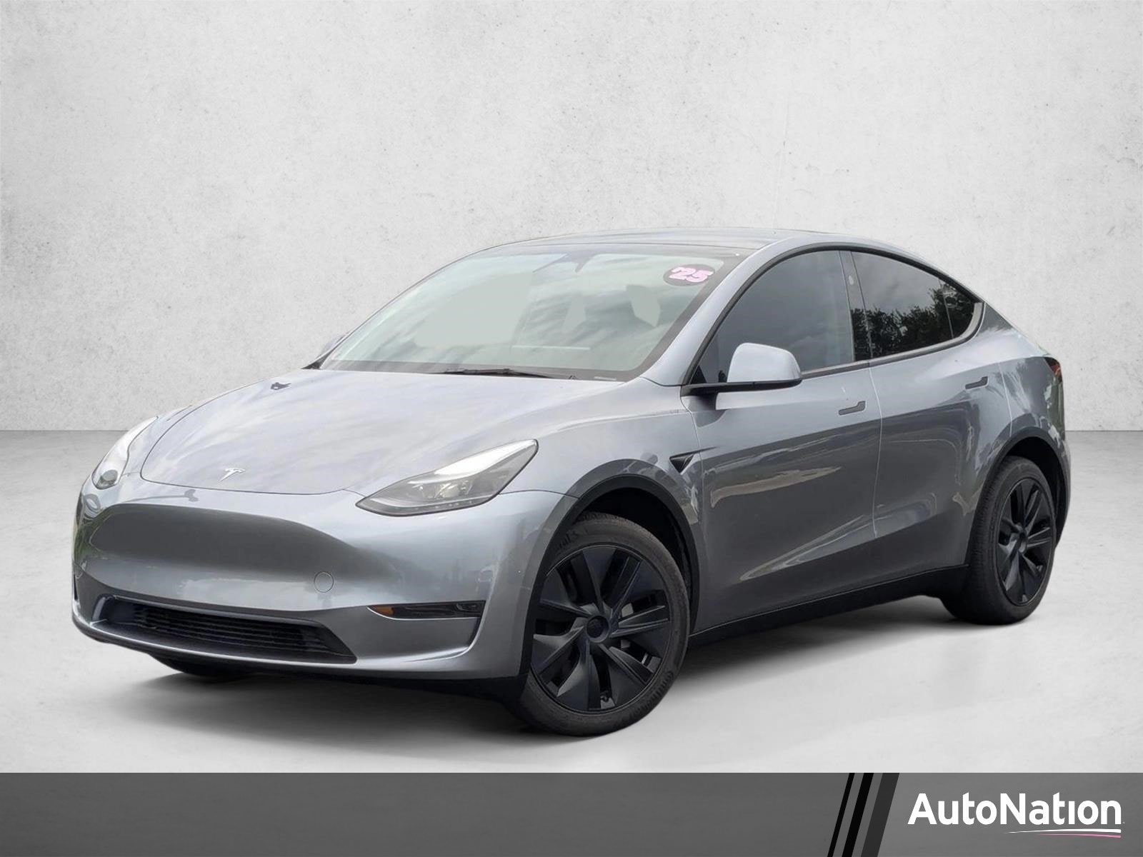 2025 Tesla Model Y Long Range Rear Wheel Drive's photo