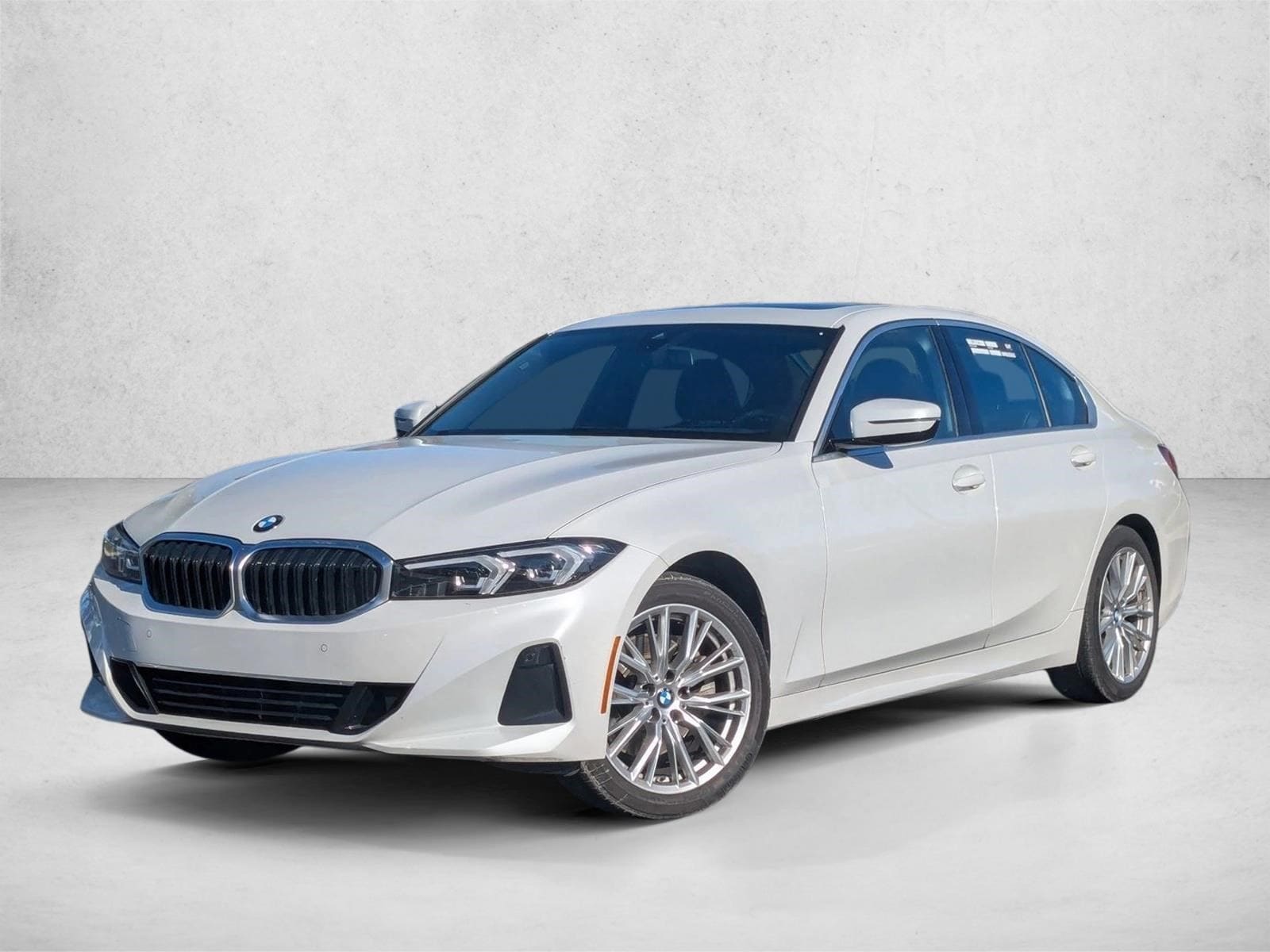 2024 BMW 3 Series 330i's photo