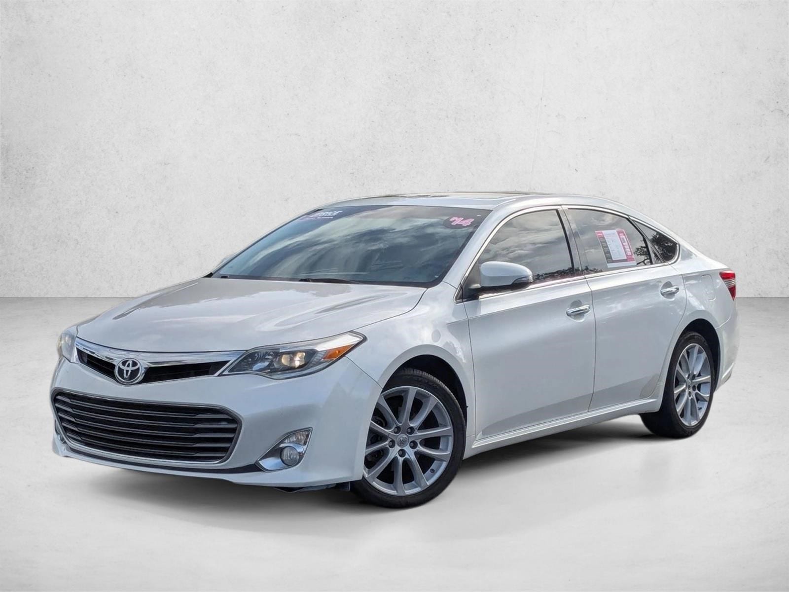 2014 Toyota Avalon Limited's photo