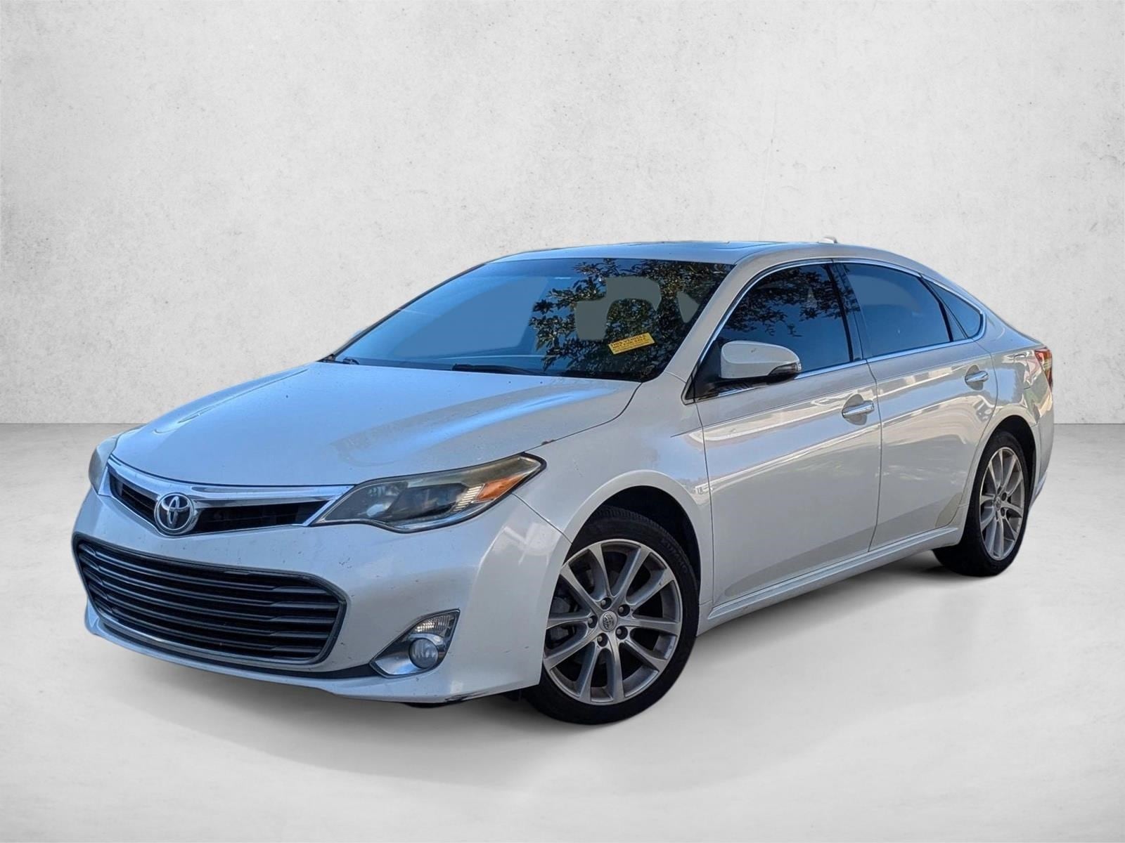 2014 Toyota Avalon Limited's photo
