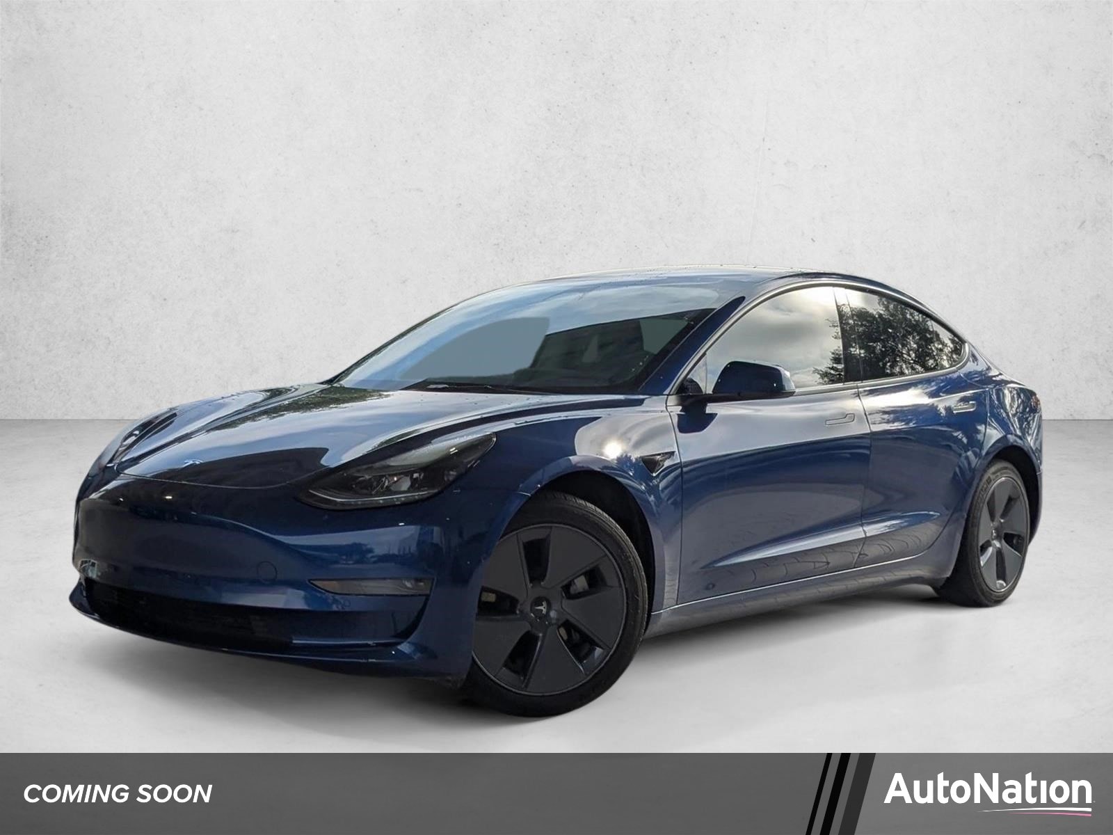 2022 Tesla Model 3 Standard Range Plus's photo
