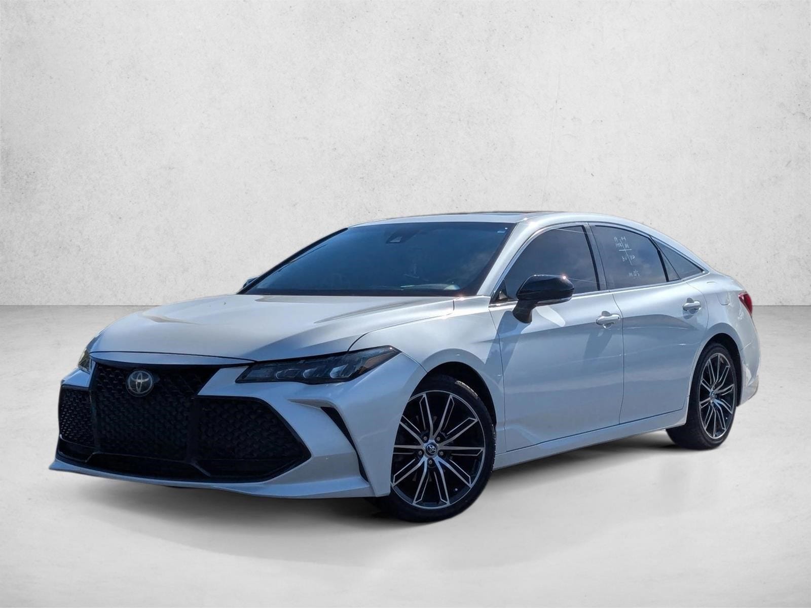 2019 Toyota Avalon XSE's photo