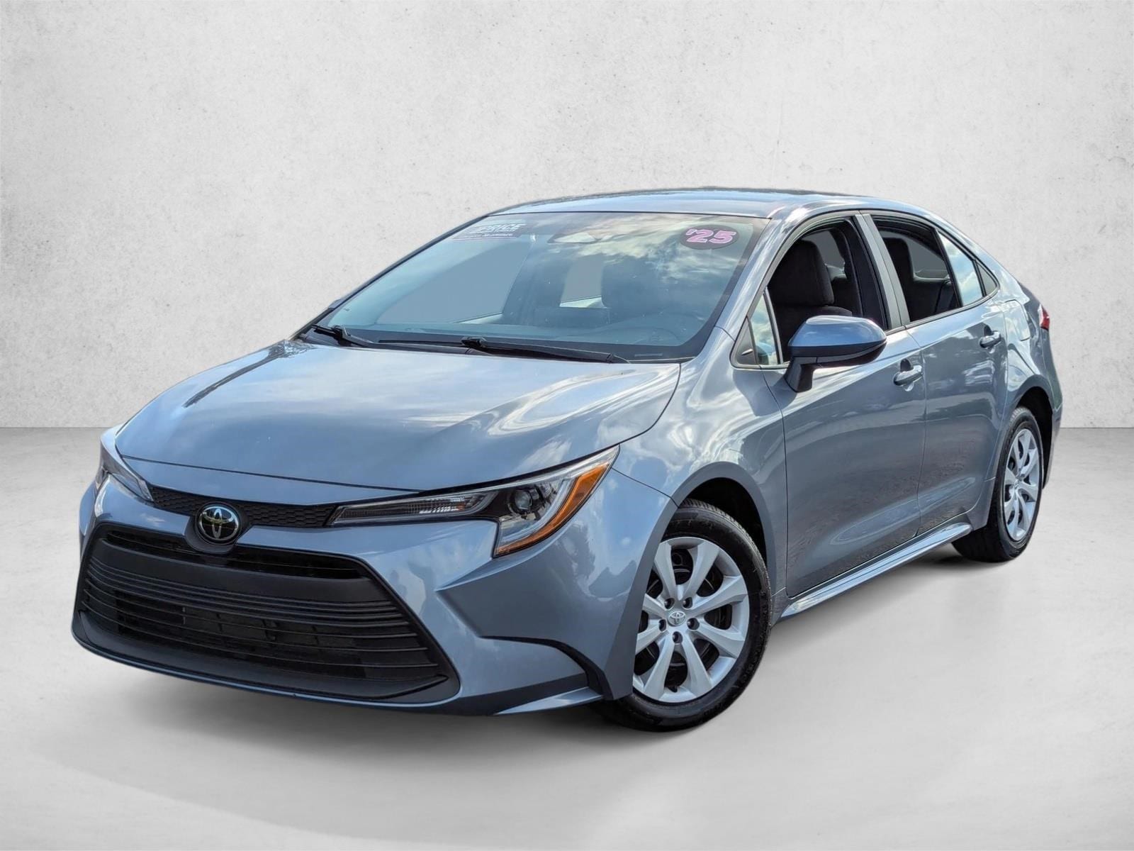 2025 Toyota Corolla LE's photo