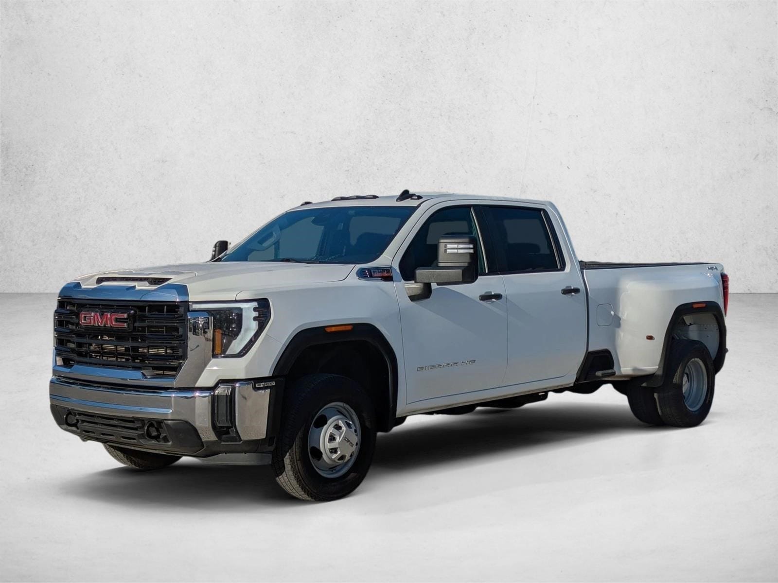2025 GMC Sierra 3500HD Pro's photo