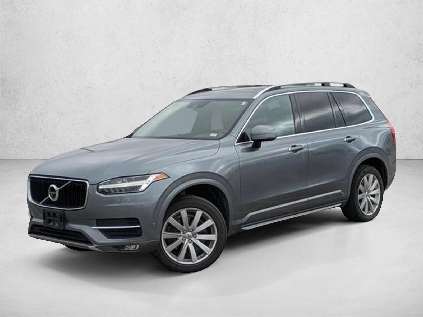 2018 Volvo XC90 Momentum's photo