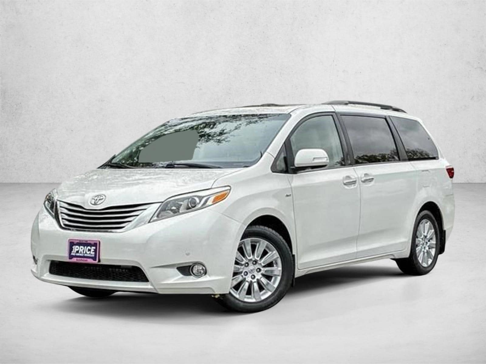 2016 Toyota Sienna Limited's photo