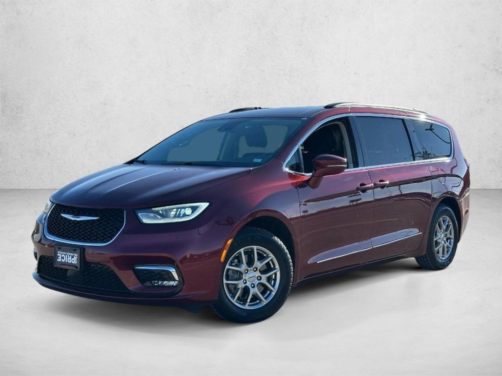 2021 Chrysler Pacifica Touring's photo