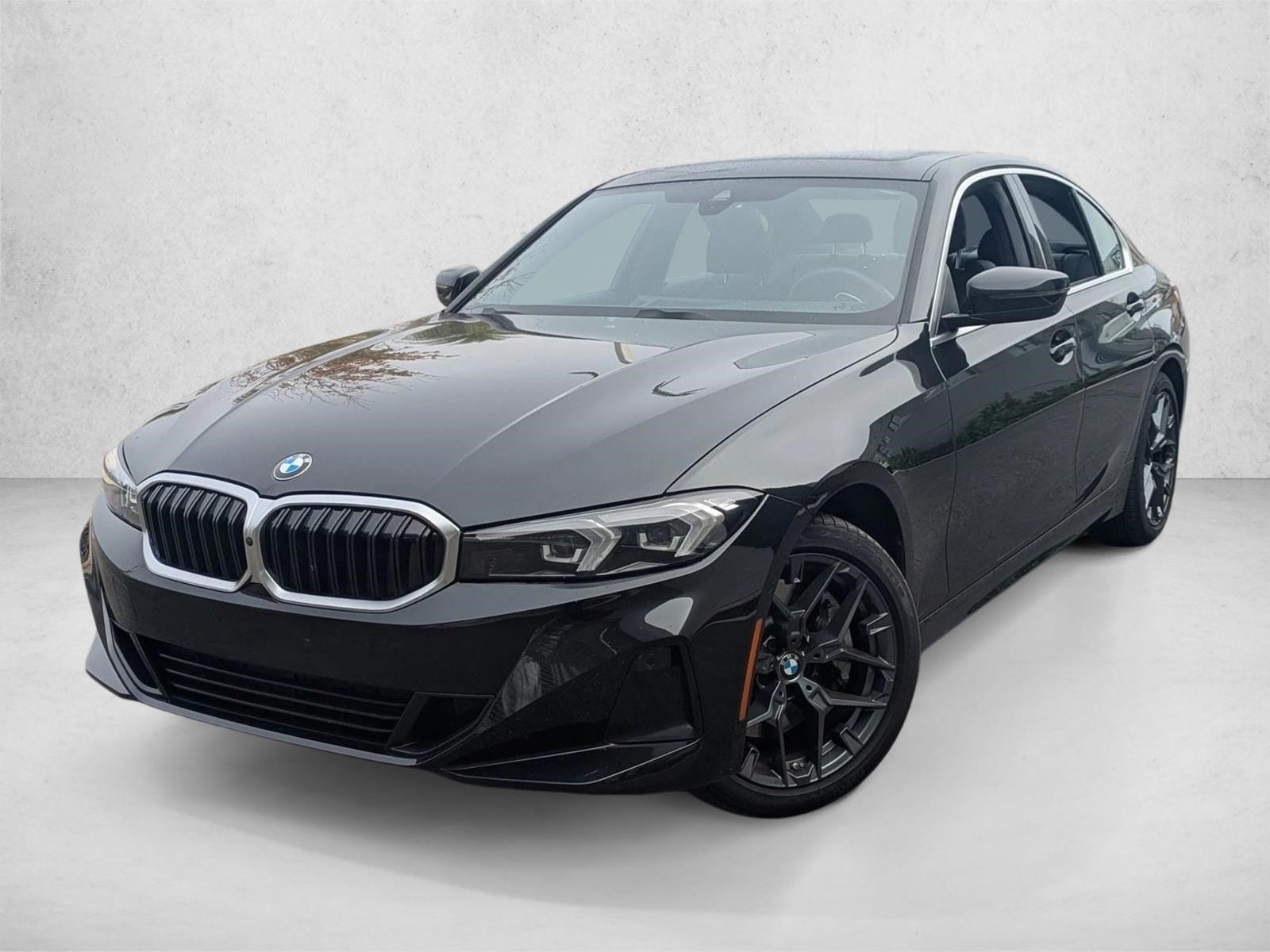 2025 BMW 3 Series 330i's photo