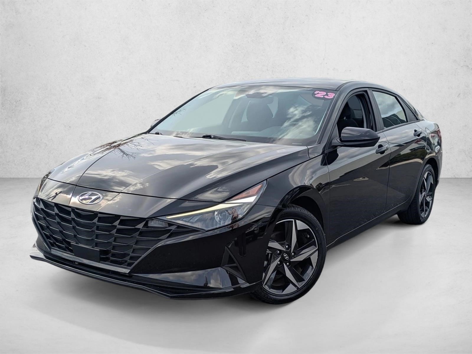 2023 Hyundai Elantra SEL's photo