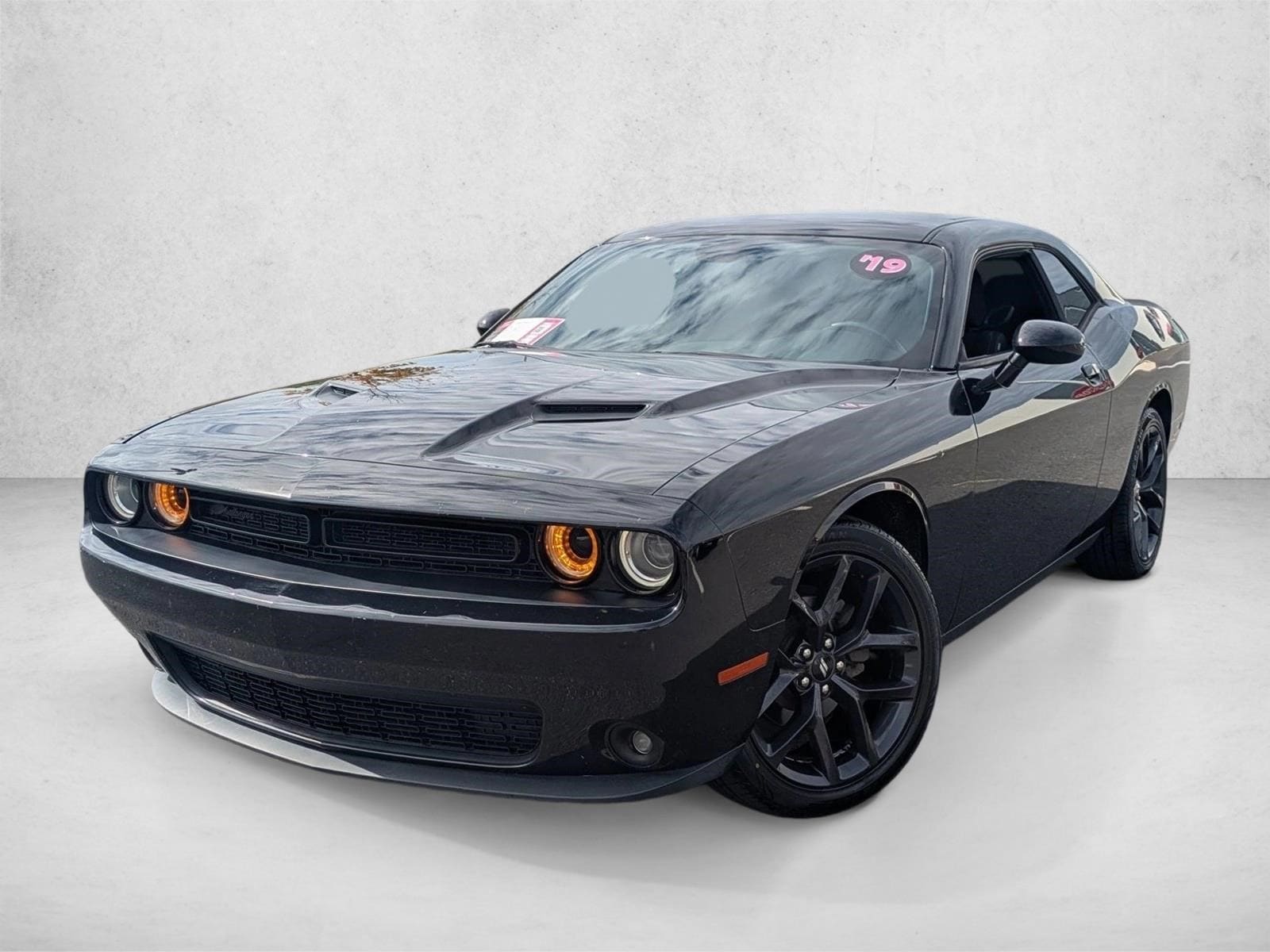 2019 Dodge Challenger SXT's photo