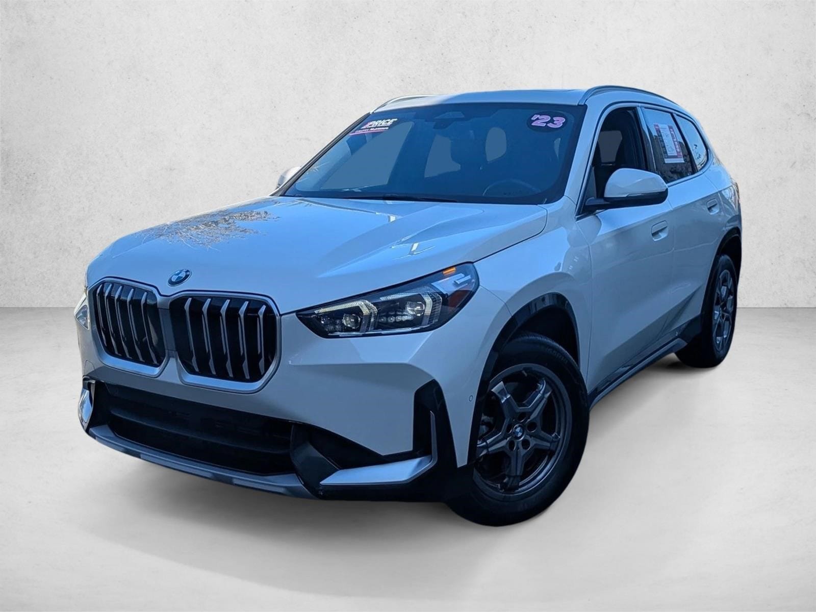 2025 BMW X1 28i's photo