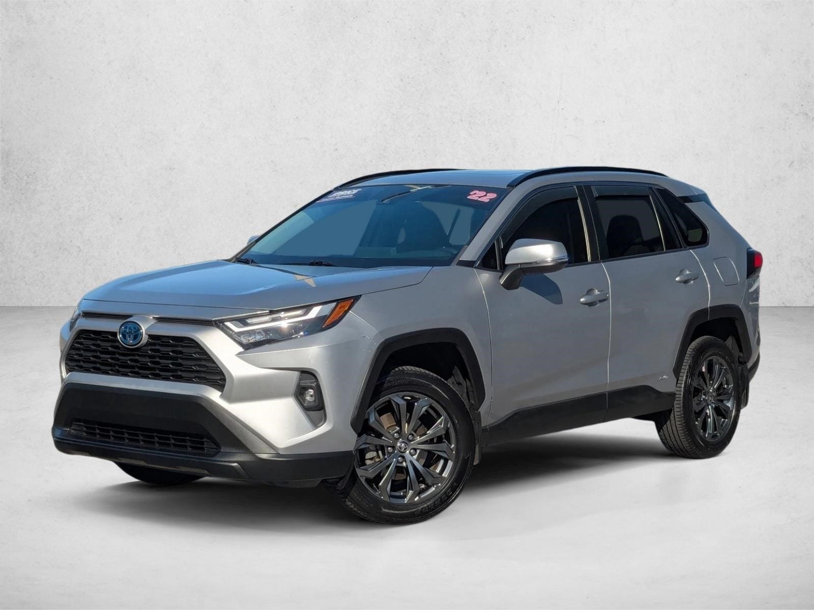 2022 Toyota RAV4 XLE Premium's photo